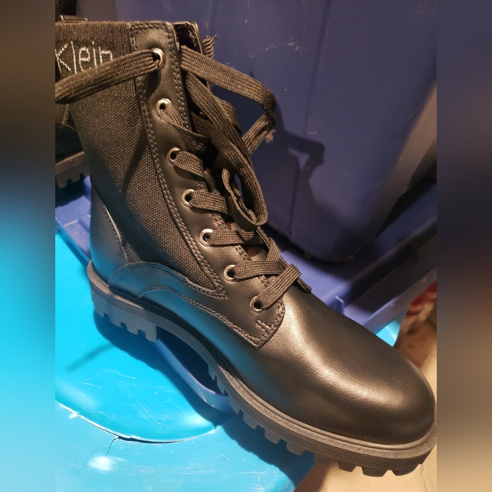 NEW CALVIN KLEIN LACE-UP black combat boots size 8M